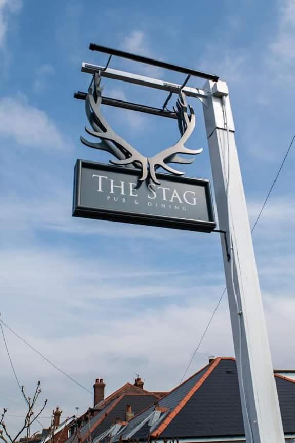 The Stag Hotel Northwood  Kültér fotó
